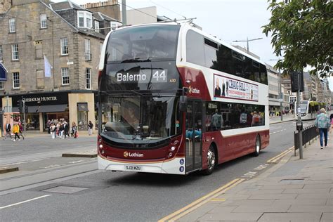 Lothian Buses Volvo B Tl Adl Enviro Mmc Sj Mzu Flickr