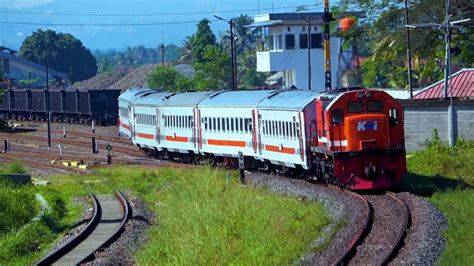 The Rajabasa Express Train Exits Rejosari Station Youtube