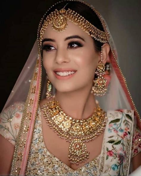 Dazzling Real Brides That Slayed In The Nude Makeup Look Bridal Makeup Images Indian