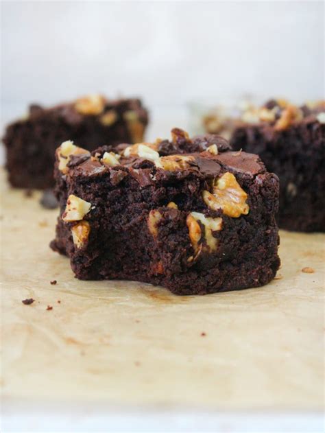 Perfect Walnut Brownies - Taffey Bakery