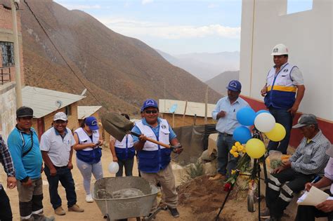 Alcalde Y Regidores Colocan La Primera Piedra En El Mejoramiento Del