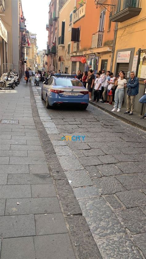 Tragedia A Torre Del Greco Cade Dal Quarto Piano In Via Piscopia