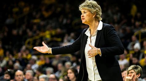 Iowa Coach Lisa Bluder Previews The Hawkeyes Matchup Vs Maryland