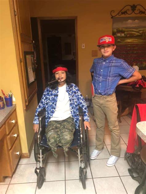 Forrest Gump and Lt Dan | Halloween Costume Contest