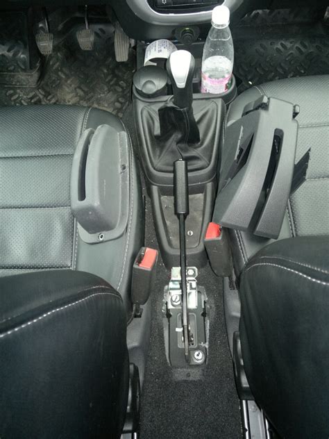 Кожух ручника от "Калина 2" — Lada Гранта (1G), 1,6 л, 2013 года ...