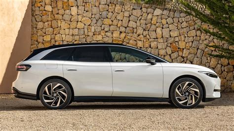 Volkswagen In Ilk Elektrikli Station Wagon U Yeni ID 7 Tourer