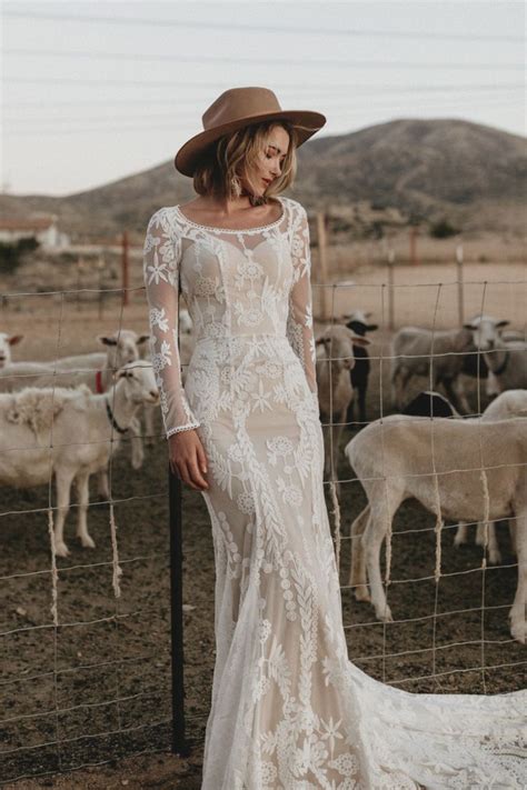 Willow Lace Bohemian Wedding Dress Dreamers And Lovers Wedding