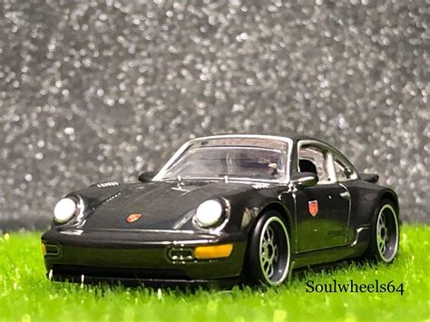 Hot Wheels Magnus Walker Urban Outlaw Porsche 964 Scale 1 64 Hobbies Toys Toys Games On