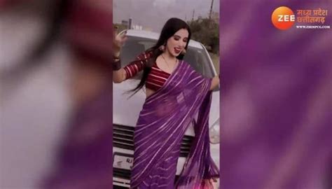 Indian Bhabhi Desi Dance Raja Ki Rani In Front Of Car Bhabhi Bold Dance