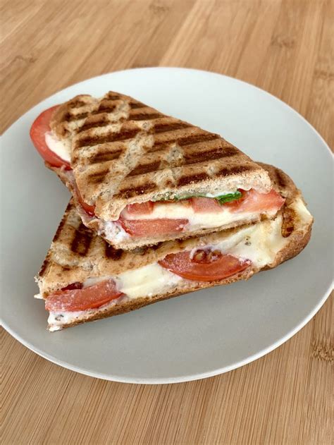 Tomate Mozzarella Sandwich Rezept Vom Kontaktgrill Rezepte Kochen