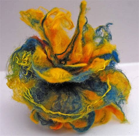 How to Make a Wet Felted Flower/A Free Tutorial | FeltMagnet