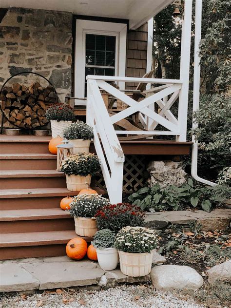 16 Fall Front Porch Ideas That Celebrate The Season