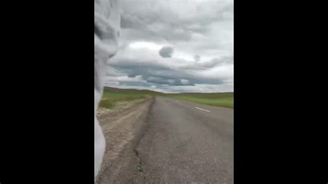 在公共道路上撒尿 Pornhub Gay