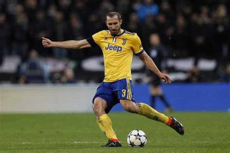 Juventus Extend Contracts With Defenders Giorgio Chiellini Andrea Barzagli