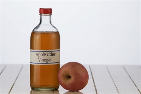 The Difference Between Apple Cider Vinegar And White Vinegar Explained