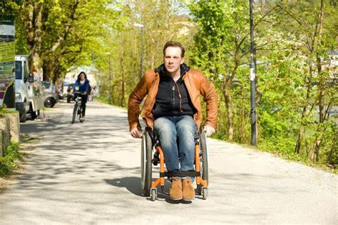 Florian Teichtmeister Das Leben Geht Weiter Auch Mit Rollstuhl