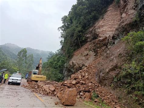 【路况提示】我市多地山体滑坡，这些信息请您马上查收！澎湃号·政务澎湃新闻 The Paper