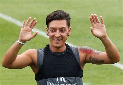 Mesut Ozil Sends Message To Arsenal Fans As Mikel Arteta Brings Him In