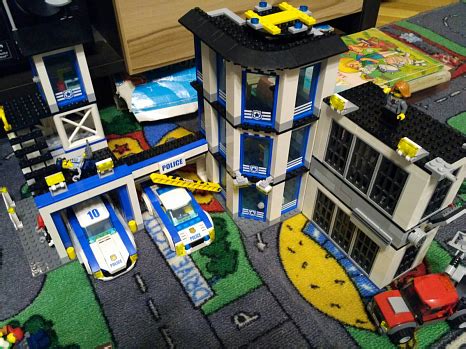 Конструктор LEGO City (Сити) 60141 Полицейский участок - купить в Сети ...