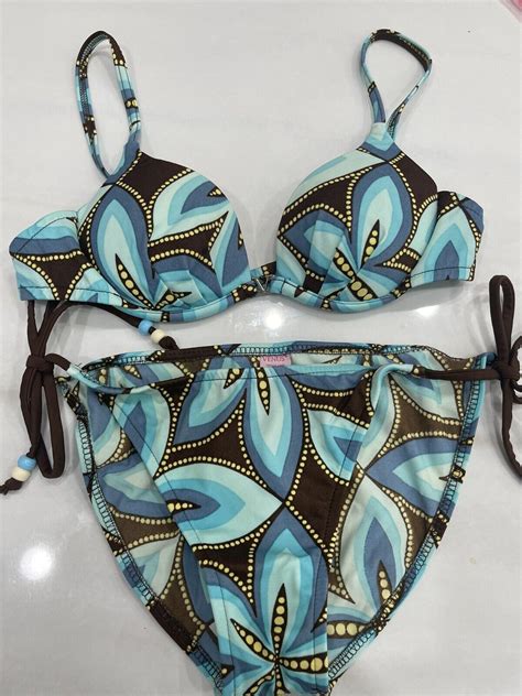 Venus Rare Vintage Booster Bikini Top V Metal Logo Sz Gem