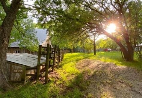 Best Hiking Trails in Houston - 9 Good Places to Enjoy Hikes Near Houston