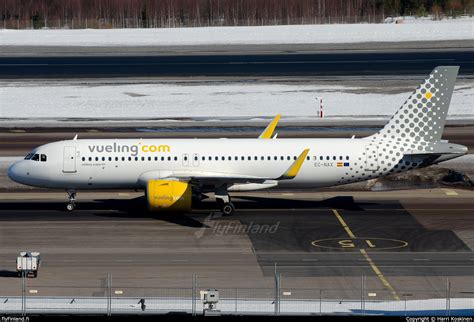 EC NAX Airbus A320 271N Vueling Airlines 19 03 2022 FlyFinland Fi