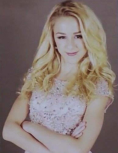 Chloe Headshot Holcombrm01 Chloe Lukasiak Dance Moms Chloe Dance Moms Headshots