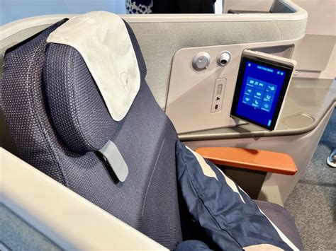 Lufthansa Unveils Its New Allegris Business Class Cabin