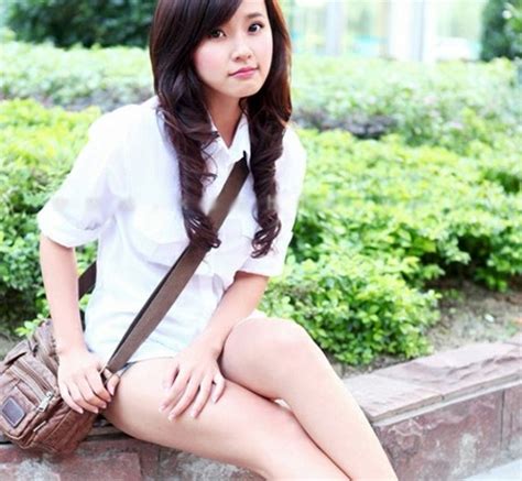 Hot girl Việt và những bộ cánh thiếu vải