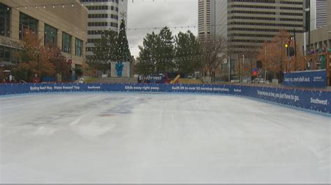 Ice Skating Rink Opens In Downtown Denver For 7th Season - CBS Colorado