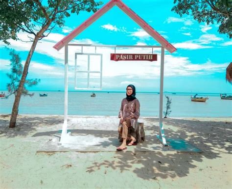 7 Wisata Pantai Di Rembang Yang Paling Cantik 2024