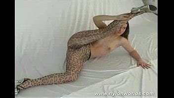 Nylon Flexible Babe Spreading XVIDEOS