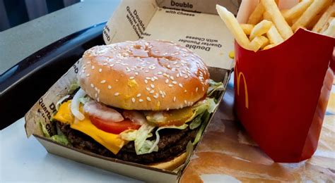 Mcdonalds Quarter Pounder Burger Causes E Coli Outbreak Highlights