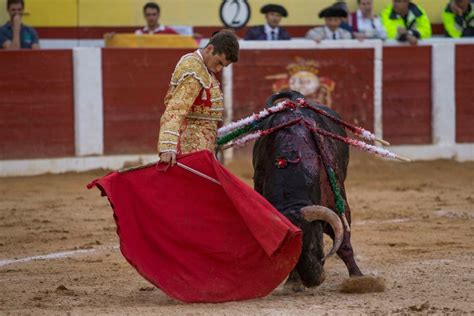 Gel N Noticias Toros Antonio Puerta Corta Dos Orejas Y Aguado Una En