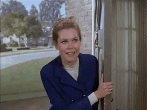 Elizabeth Montgomery Samantha Stevens GIF – Elizabeth Montgomery Samantha Stevens Bewitched ...