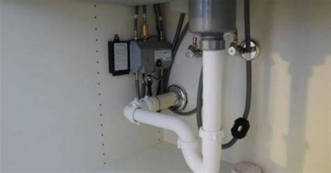 Gurgling Sound from Your Sink? Why & what to Do - Plumbing Sniper