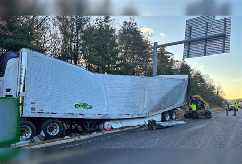 Dairy Disaster On I 495 Tractor Trailer Crash Causes Traffic Turmoil