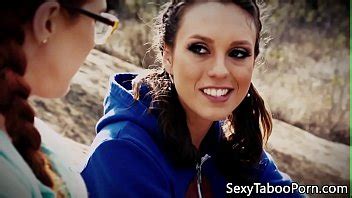 Una Rossa Dai Grossi Seni Si Fottuta In Un Trio Xvideos