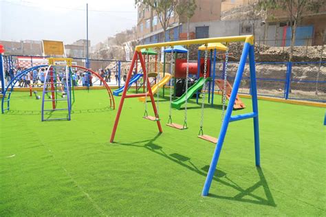 INAUGURAN EL PARQUE N 100 IMPLEMENTADO CON JUEGOS RECREATIVOS EN LAS