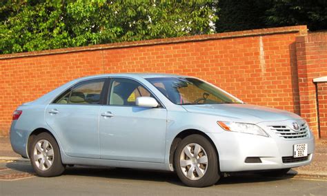Toyota_Camry_XV40_in_England_so_presumably_grey_import_mfd_2007_UK ...