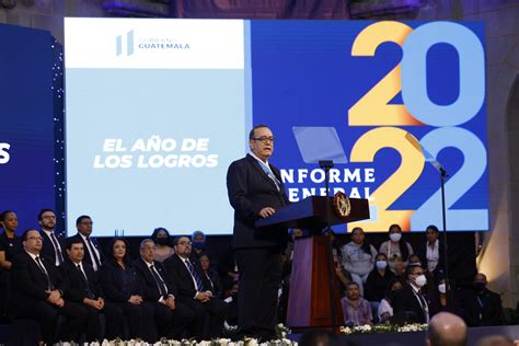 El Presidente Alejandro Gimmattei Entrega El Tercer Informe De Gobierno