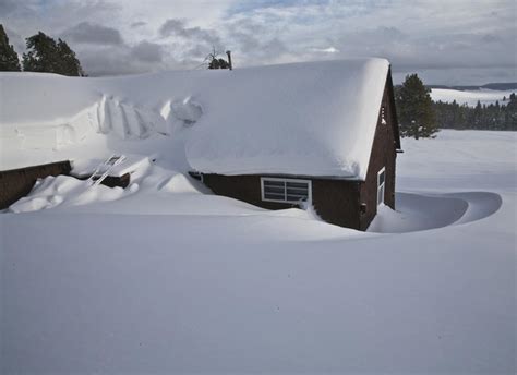 Ice - Winter in Yellowstone - CBS News