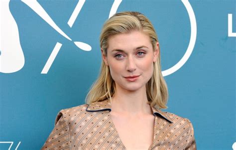 The Crown Elizabeth Debicki Sera La Princesse Diana Dans Les