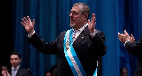 Bernardo Ar Valo Fue Juramentado Como Presidente De Guatemala Lagaceta