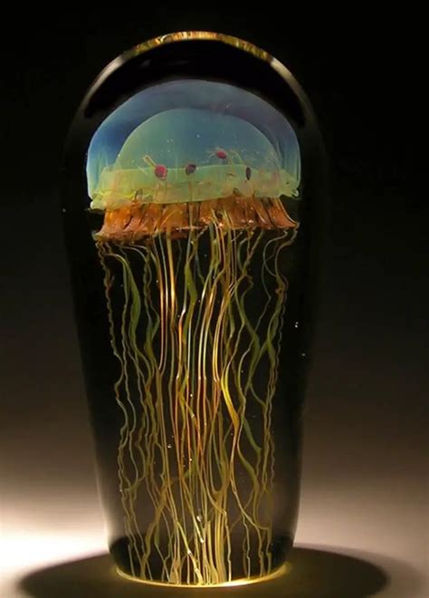 Artist Richard Satava Creates Incredible Glass Jellyfish Sculptures