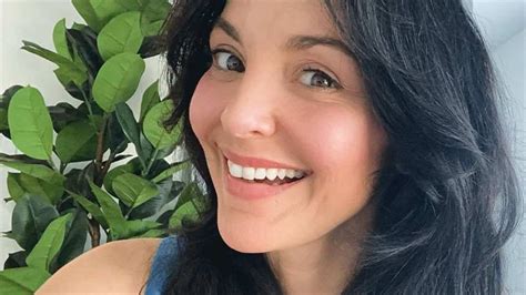 Carolina G Mez Presume Su Cuerpo Con Bikini En La Playa