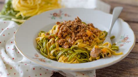 Tagliatelle Paglia E Fieno Con Rag Alla Romagnola Ricetta Agrodolce