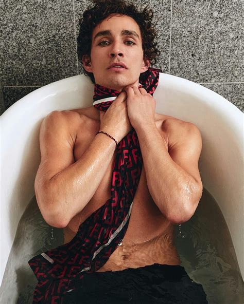 Robert Sheehan We Need More Men Doing Photoshoots Like This Chicos