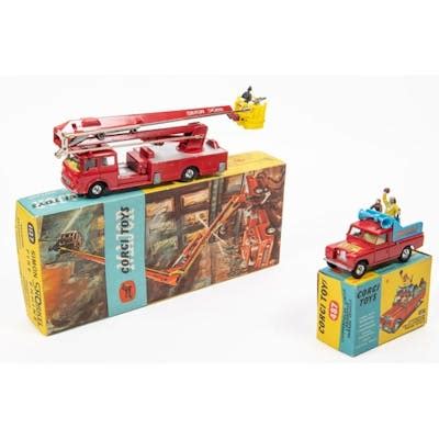 2 Corgi Toys. A Major Toys Bedford Simon Snorkel Fire Engine... | Barnebys