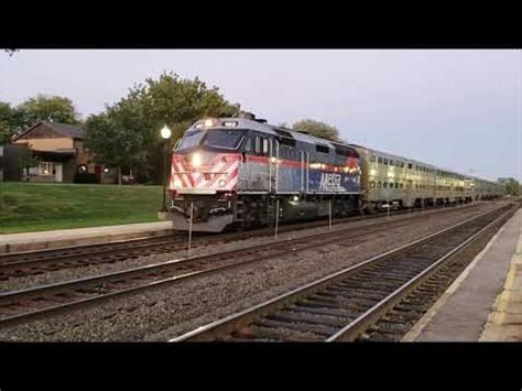 Metra Bnsf Rush Hour At Westmont Il Youtube